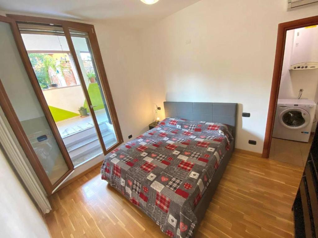 Apartamento Conte Rosso House, Con Doppia Terrazza In Coorte Tranquilla A Due Passi Da Stazione E Metropolitana Lambrate Milán Exterior foto