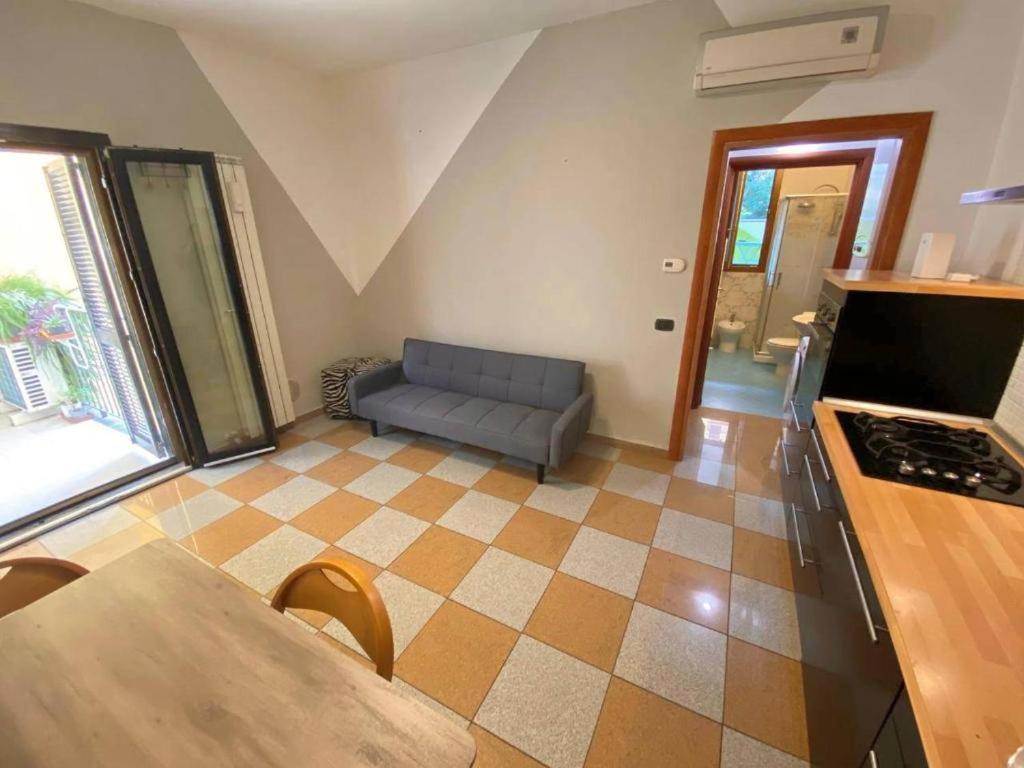 Apartamento Conte Rosso House, Con Doppia Terrazza In Coorte Tranquilla A Due Passi Da Stazione E Metropolitana Lambrate Milán Exterior foto