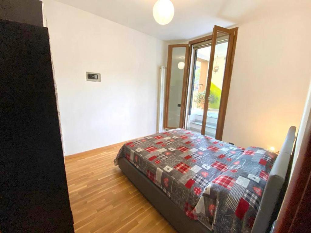 Apartamento Conte Rosso House, Con Doppia Terrazza In Coorte Tranquilla A Due Passi Da Stazione E Metropolitana Lambrate Milán Exterior foto